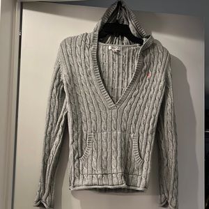Comfy hooded cable knit sweater with pockets